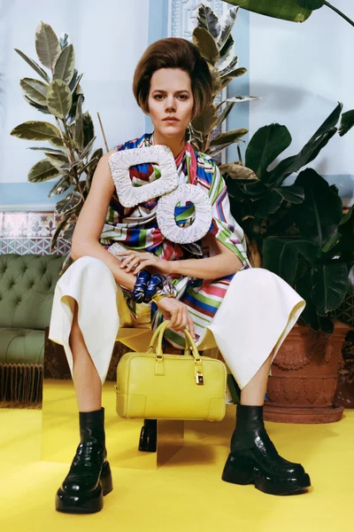 Look 10
